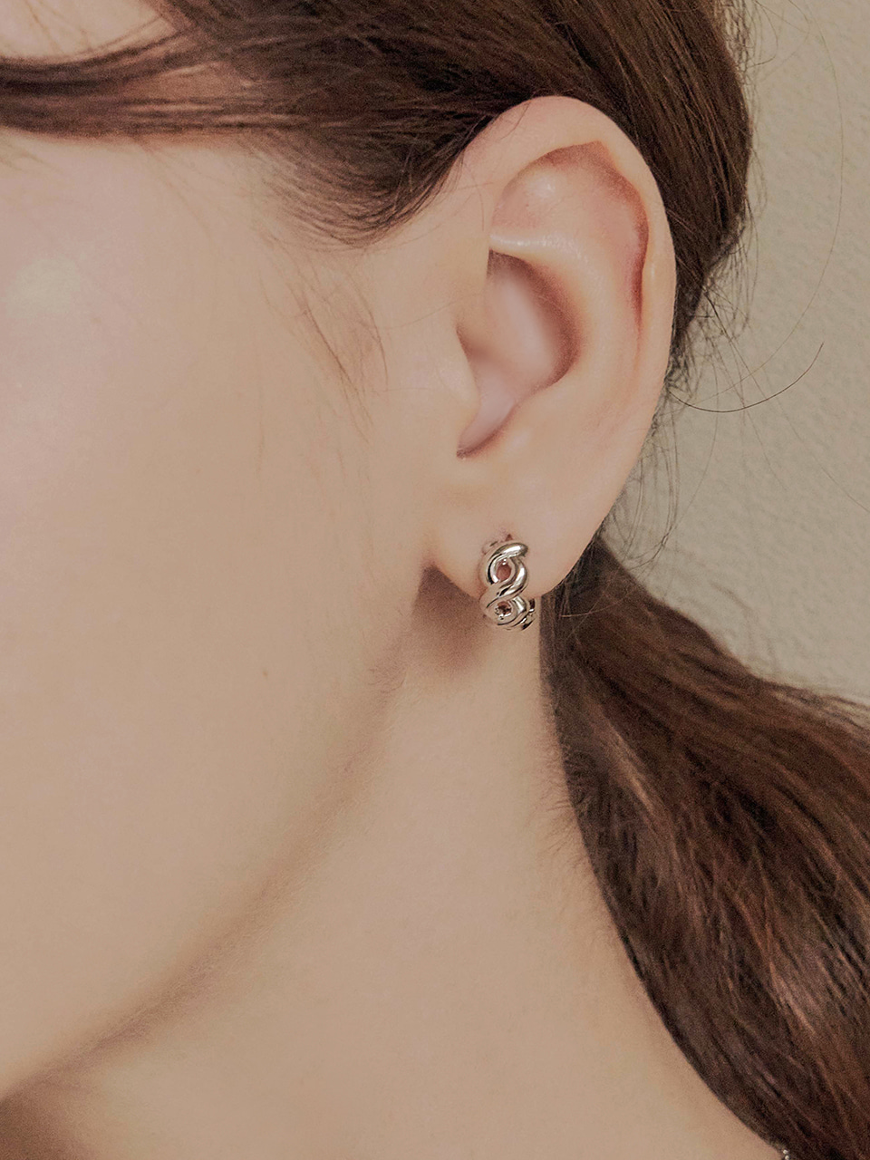 [크리스탈 이사배 우주소녀 루다 착용] olivia earring