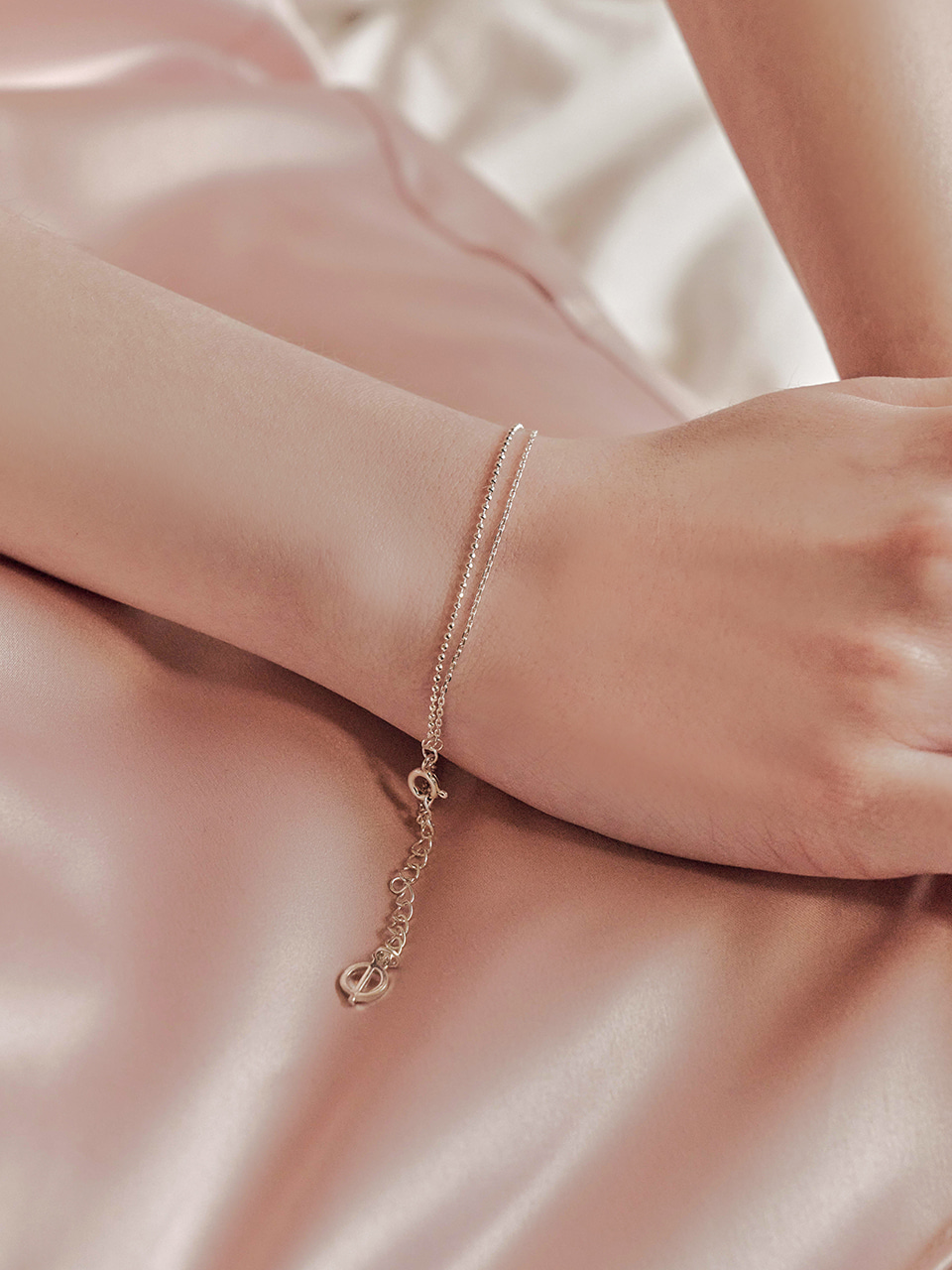 [규현 아스트로 윤산하 착용] stella layered bracelet
